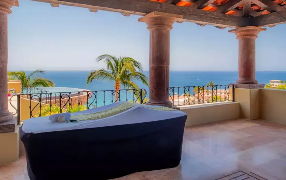 ultimate-coastal-escape-luxury-villa-and-yacht-big-4