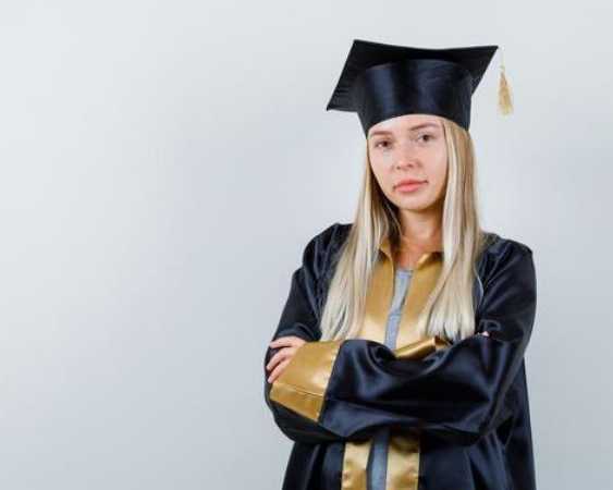 what-makes-a-masters-robe-different-from-other-academic-attire