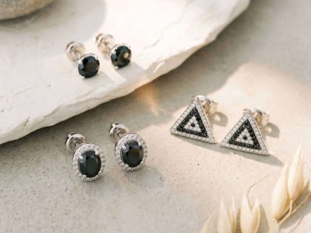 shop-certified-black-diamond-stud-earrings-online