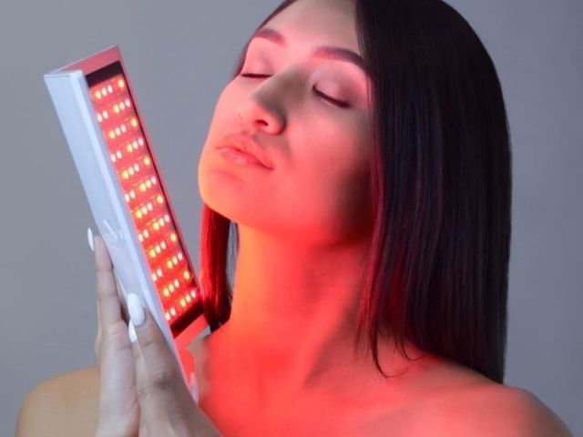 red-light-therapy-board-for-face-body