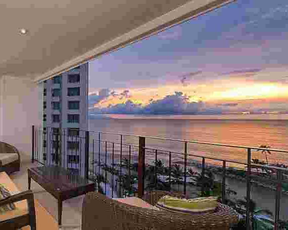 modern-luxury-beachfront-condo-with-resort-amenities