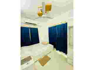 comfortable-stylish-living-services-apartment-small-4