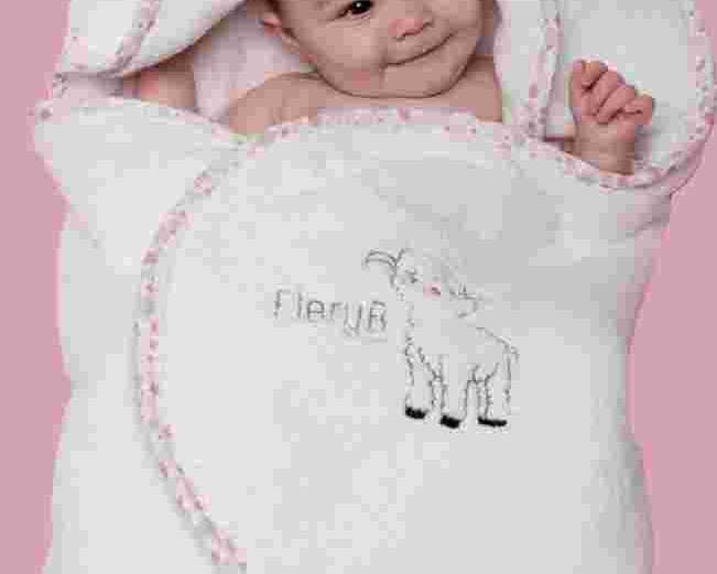 luxury-pink-hooded-baby-towel-for-fathers-day-2026-gift