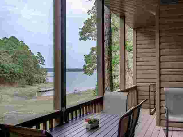 luxury-vacation-home-rental-for-an-unforgettable-lake-escape