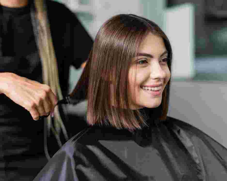 experienced-hair-stylist-in-phoenix-modern-styles