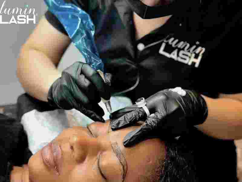 transform-your-look-with-stunning-nano-hair-stroke-brows-big-0