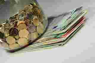 do-you-facing-financial-difficulties-money-problems-big-0