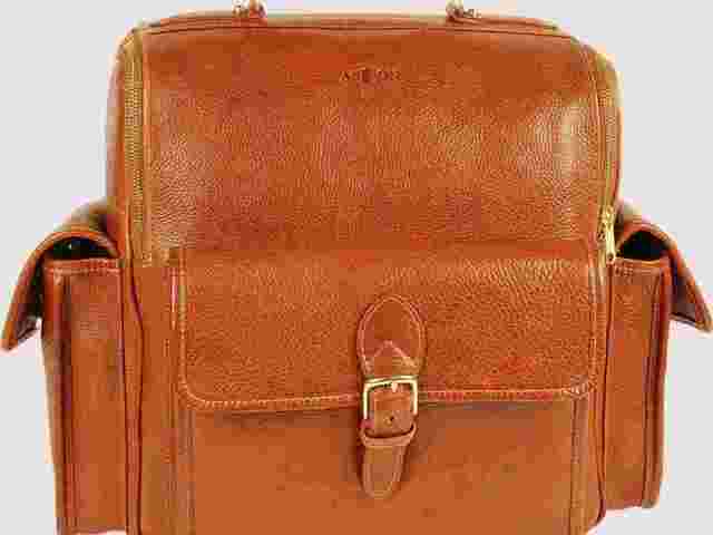 carry-success-in-style-with-a-premium-leather-backpack