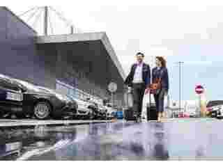 luxury-airport-car-rental-chicago-small-3