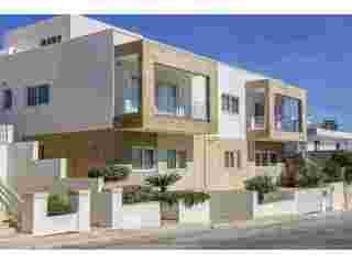 capturing-properties-with-stunning-real-estate-photography-small-0