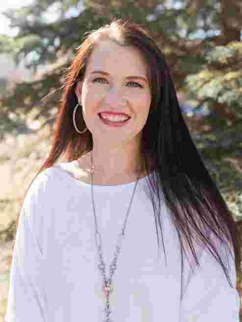 professional-female-chiropractor-in-draper-utah-big-0