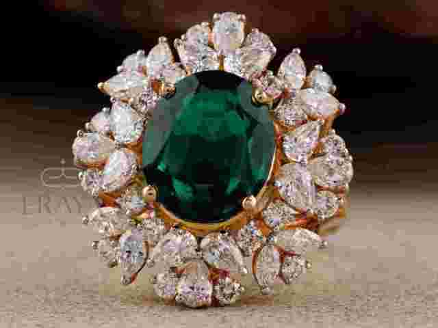 halo-rings-for-women-diamond-rings-that-shine-from-every-angle