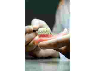 fast-solutions-for-denture-repair-clinic-near-me-in-seattle-small-0