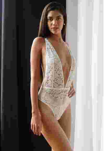 buy-luxury-lace-bridal-lingerie-for-brides-in-usa-by-tony-hamawy-big-0