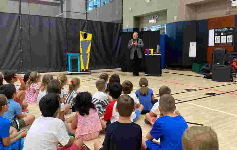 interactive-magic-shows-for-fairs-festivals-big-0