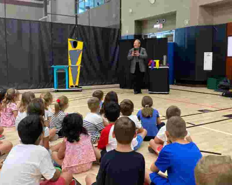interactive-magic-shows-for-fairs-festivals