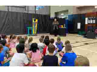 interactive-magic-shows-for-fairs-festivals-small-0