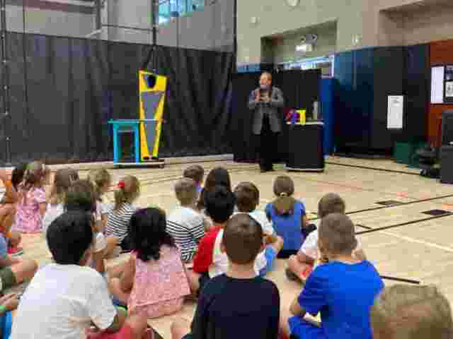 interactive-magic-shows-for-fairs-festivals