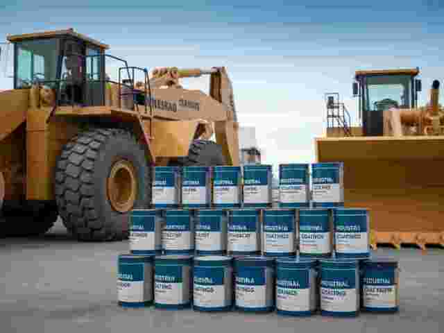 benefits-of-choosing-heavy-equipment-paint-supplier