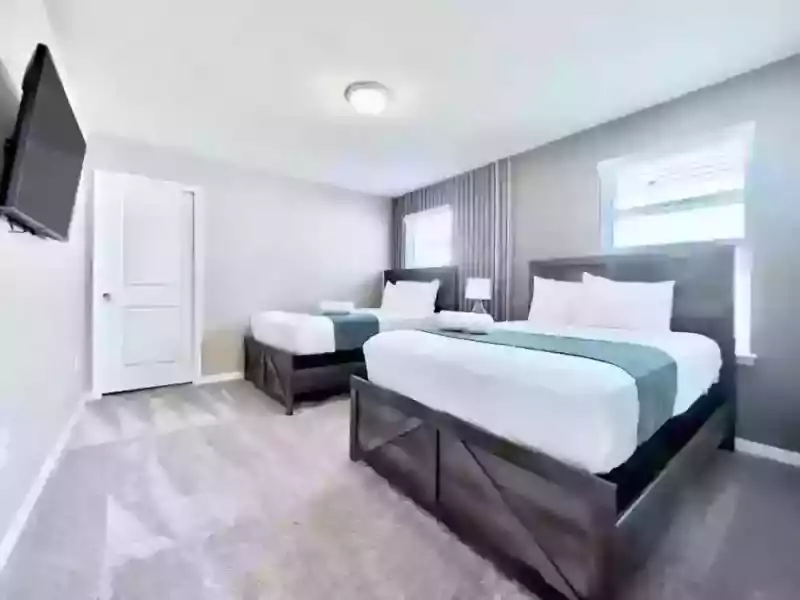 vacation-windsor-ultimate-family-getaway-small-1