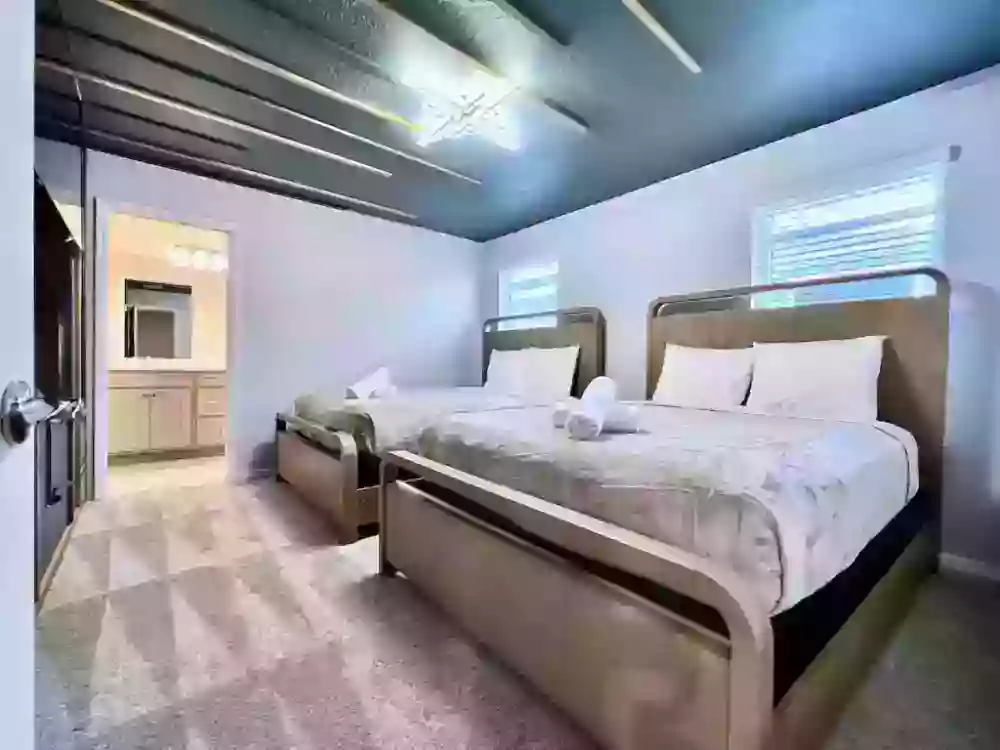 vacation-windsor-cay-resort-in-clermont-exaggerating-big-0