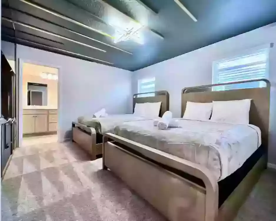 vacation-windsor-cay-resort-in-clermont-exaggerating