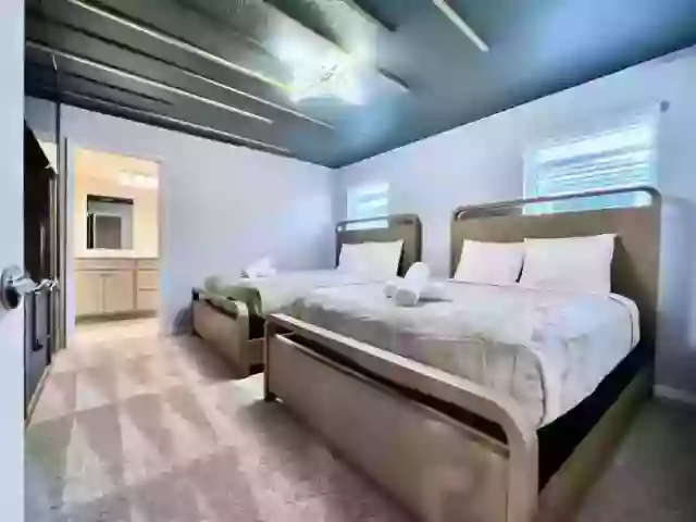 vacation-windsor-cay-resort-in-clermont-exaggerating
