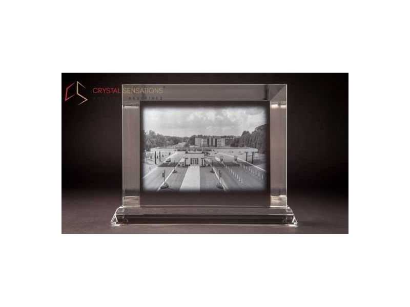 premium-engraved-crystal-awards-for-business-recognition-small-0