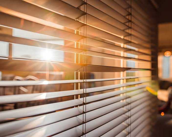 commercial-blinds-dubai-custom-office-business-blinds-installation