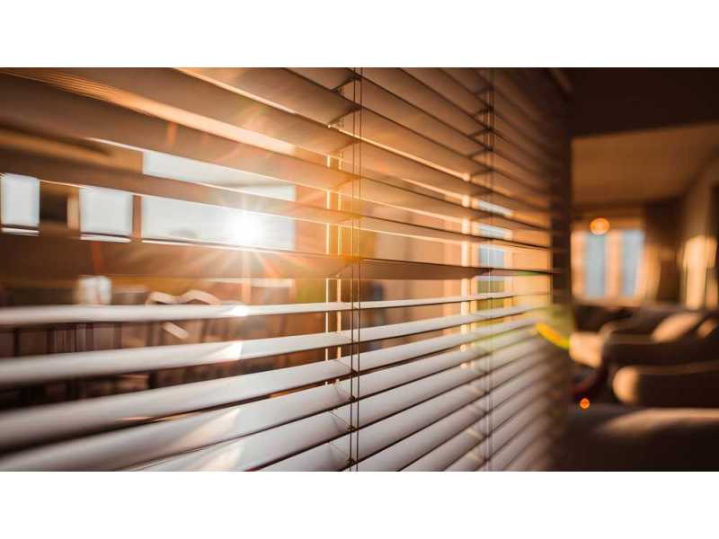 commercial-blinds-dubai-custom-office-business-blinds-installation-small-0