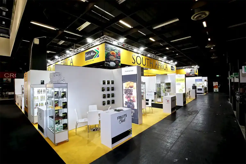 premium-40x40-trade-show-booth-designs-for-maximum-brand-visibility-big-0