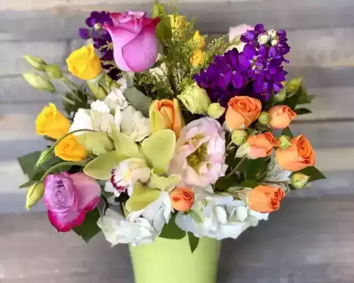 cheerful-floral-arrangements-for-seton-medical-center-deliveries