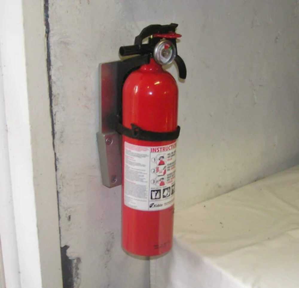 fire-extinguisher-mount-secure-quick-release-mounting-big-0