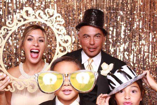 interactive-pixel-station-photo-booth-rental-in-atlanta-big-0