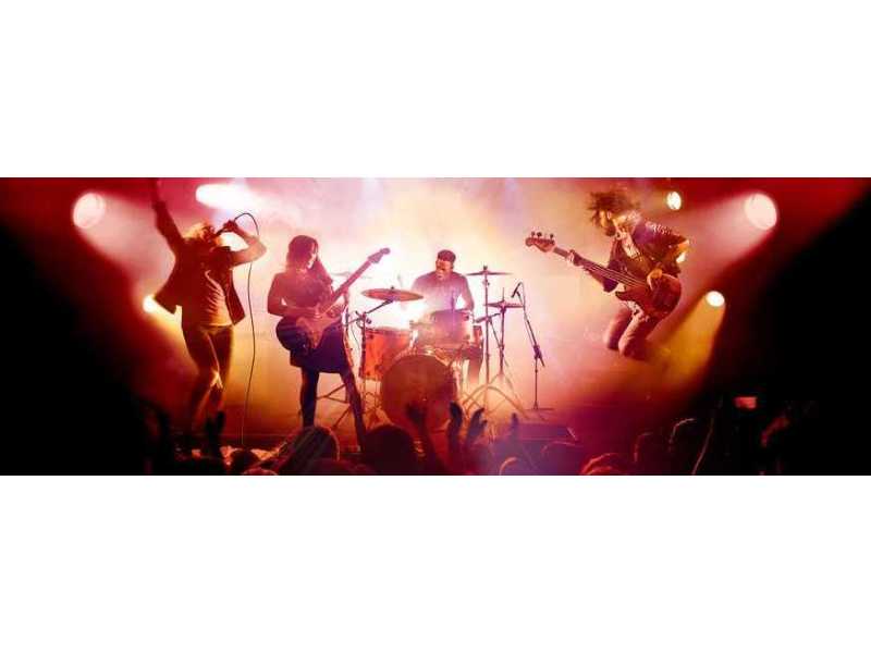 best-band-for-tourists-small-0