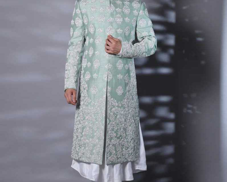 designer-wedding-sherwani-for-groom-available-in-usa