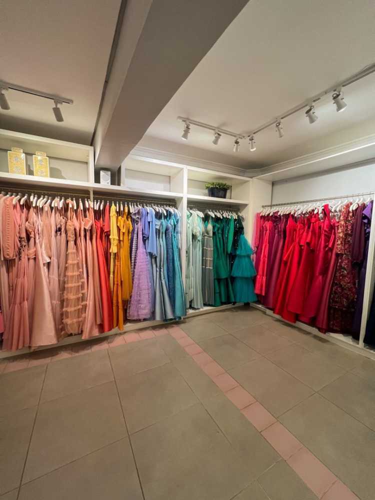 discover-trendy-styles-and-unique-finds-dress-boutique-near-me-big-0