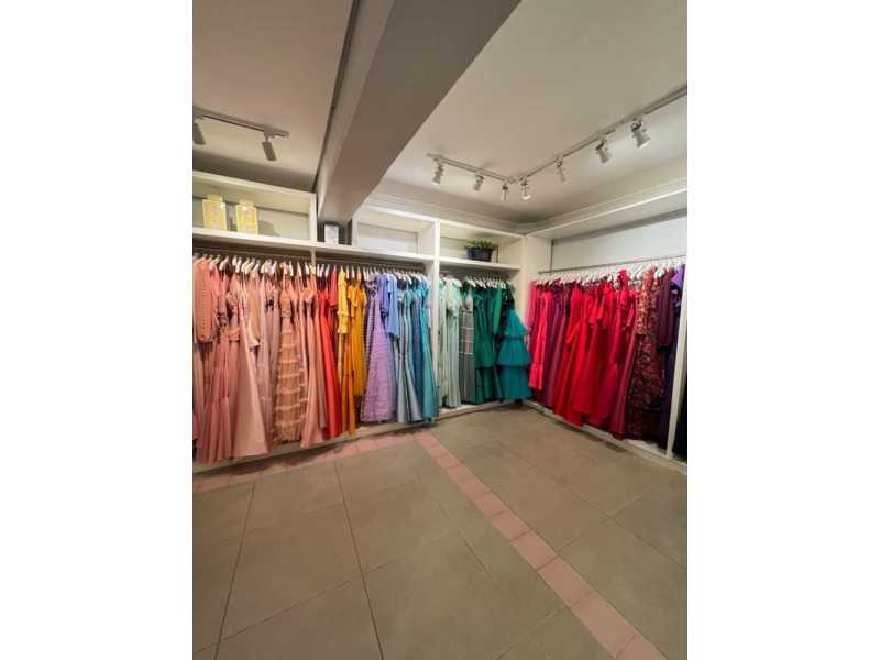discover-trendy-styles-and-unique-finds-dress-boutique-near-me-small-0
