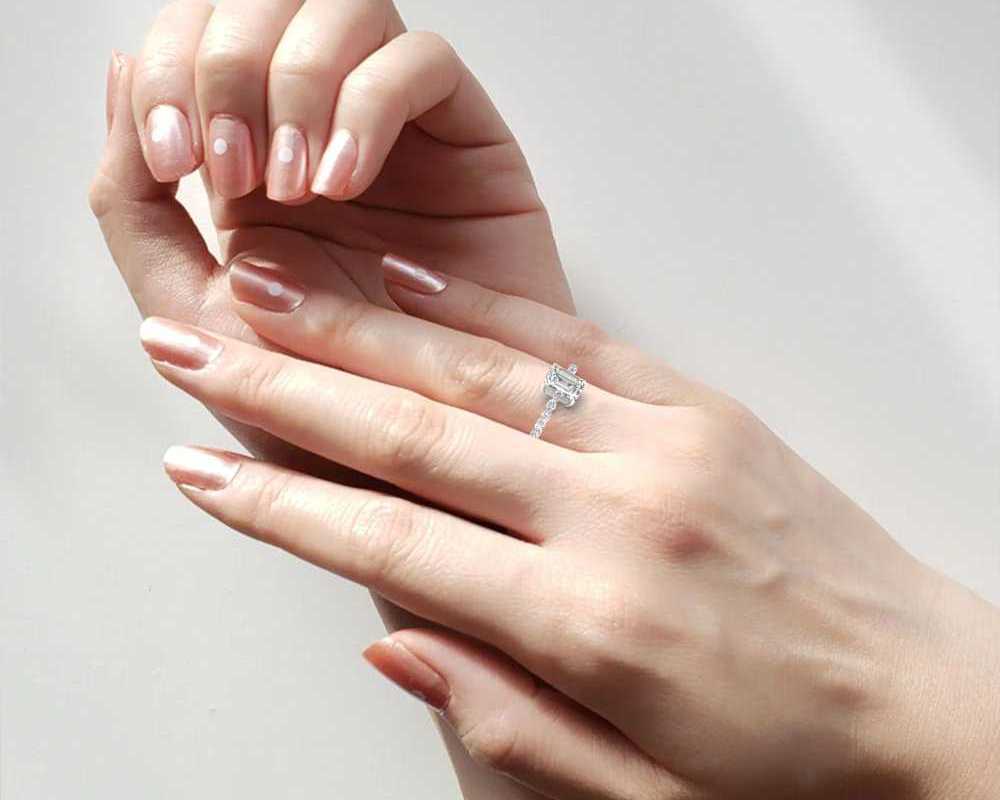 emerald-cut-engagement-rings-timeless-elegance-and-sophisticated-beauty