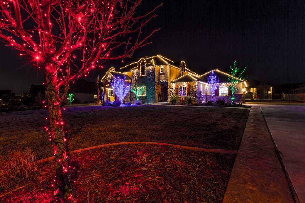 companies-that-hang-christmas-lights-in-clifton-big-0