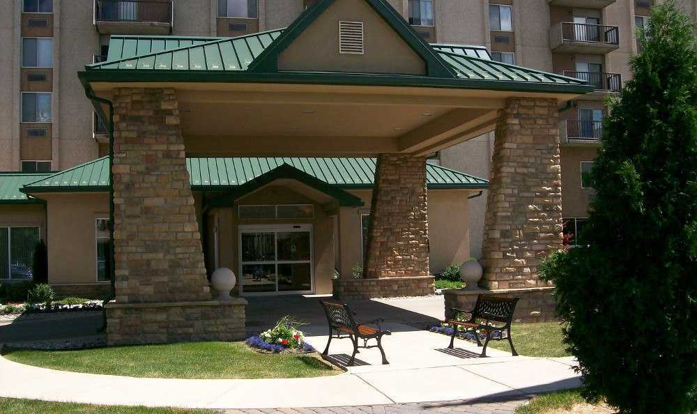 supportive-and-engaging-retirement-living-in-melvindale-mi-big-0