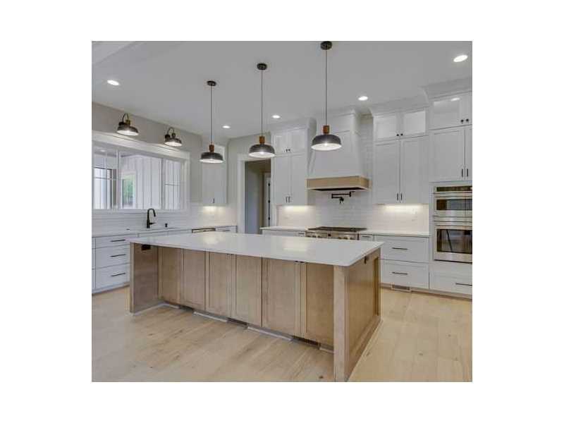 premium-custom-cabinets-greenville-sc-mountain-creek-cabinets-small-0