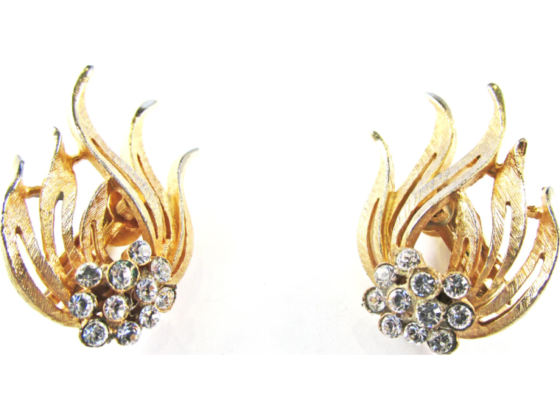 beautiful-antique-costume-earrings-for-vintage-fashion-lovers-small-1