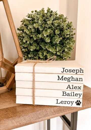 expertly-crafted-custom-book-stacks-decor-big-0