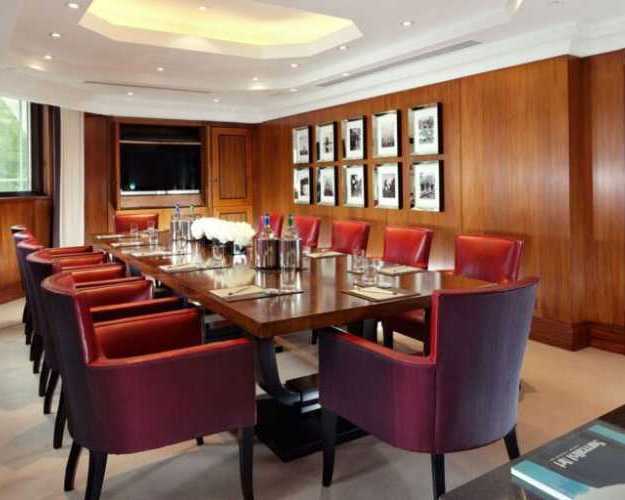scenic-banff-meeting-rooms-perfect-for-team-and-client-events