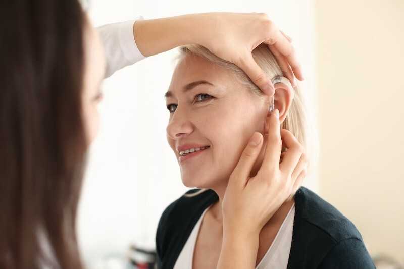 7-tips-for-getting-used-to-new-hearing-aids-comfortably-big-0