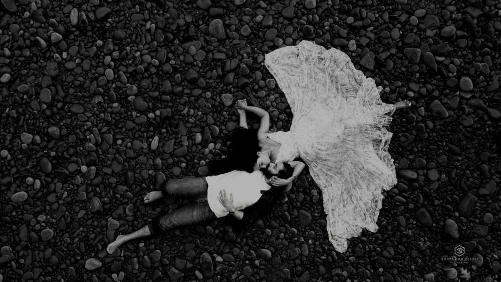 creative-photographer-for-indian-weddings-with-stunning-candid-big-0