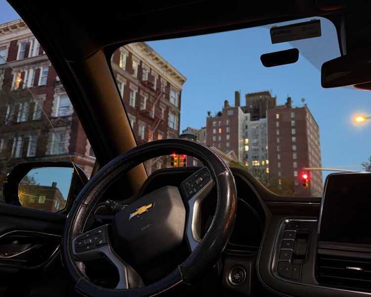 limousine-new-york-airport-transfers-call-18555qlride