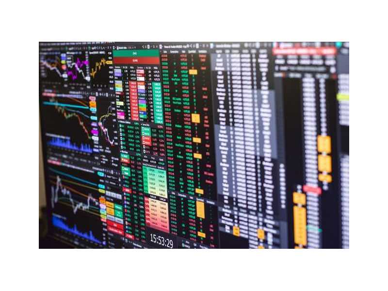 short-iron-condor-strategy-vs-neutral-iron-butterfly-trade-small-0