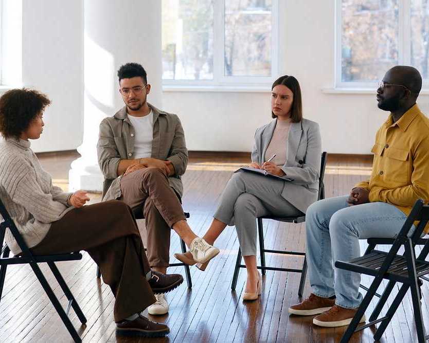 express-yourself-freely-at-arise-vent-group-session-in-arlington